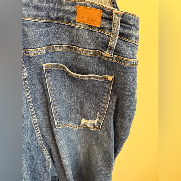 Judy Blue Classic Denim Shortalls *GREAT CONDITION* - Picture 9 of 12